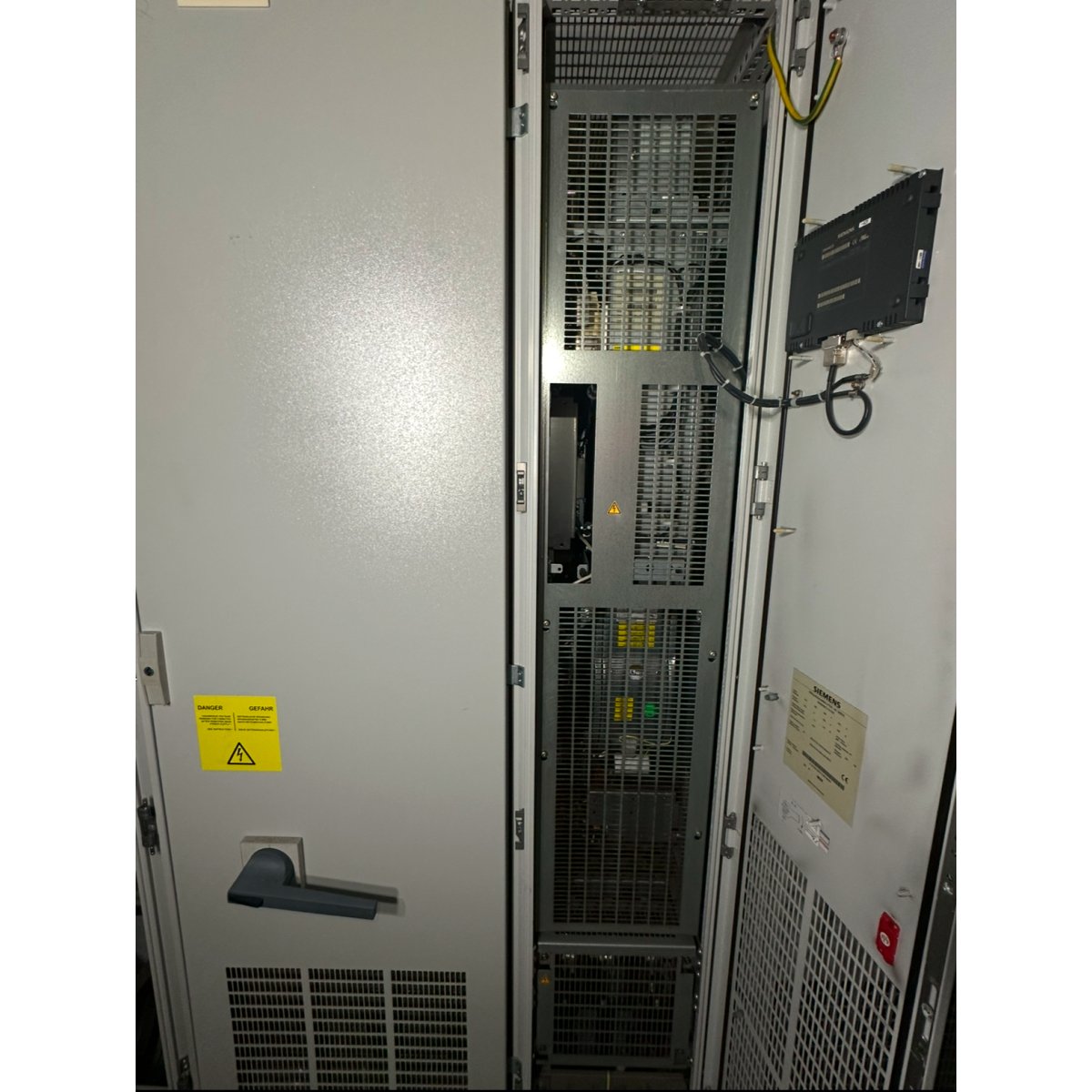 Siemens 6SL3710-1 GE33-8AA3-3