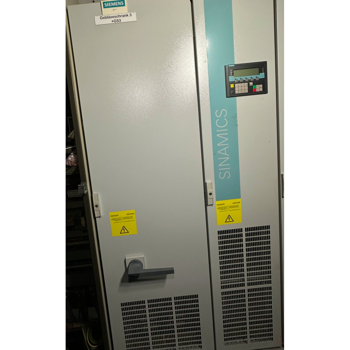 AJ80 Frequenzumrichter AC/AC Siemens 6SL3710-1GE33-8AA3-Z 200KW 560 kg