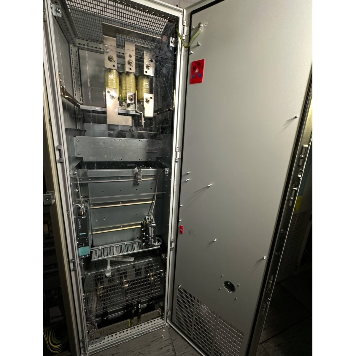 Siemens 6SL3710-1GE33-8AA3-2