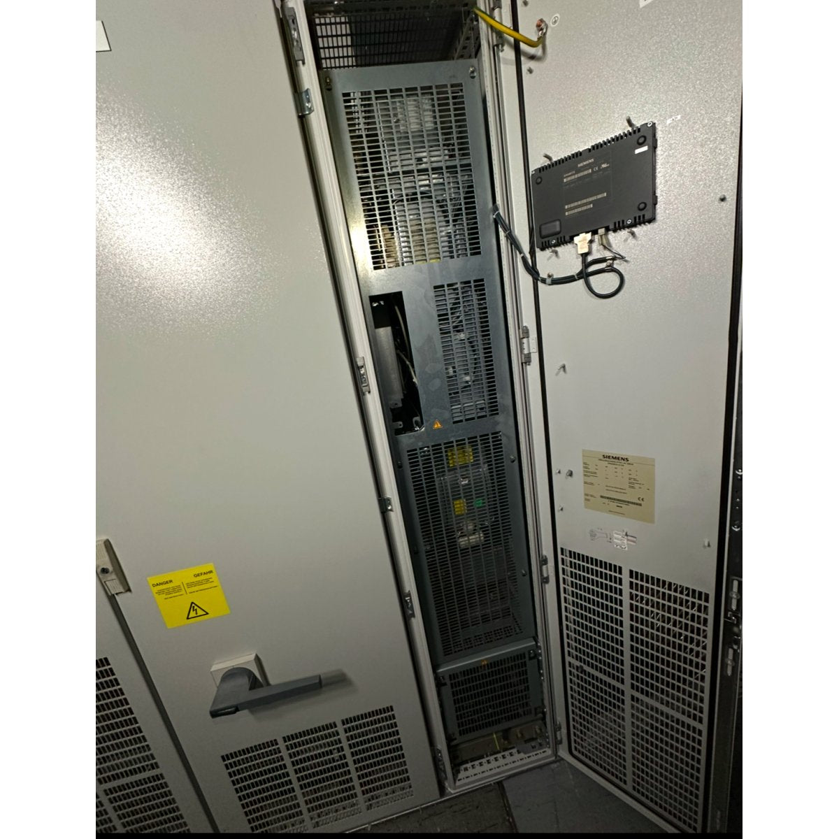 Siemens 6SL3710-1GE33-8AA3-3