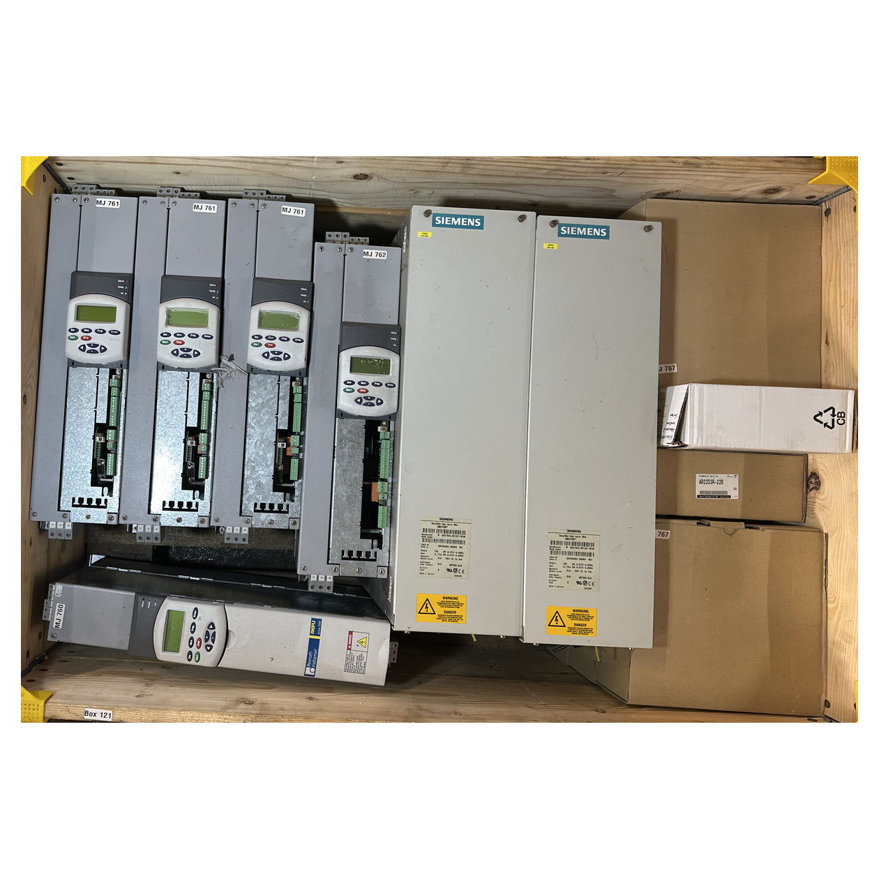 Box MJ121 Set of Refu Servo Drive, Turck speed monitor etc._2