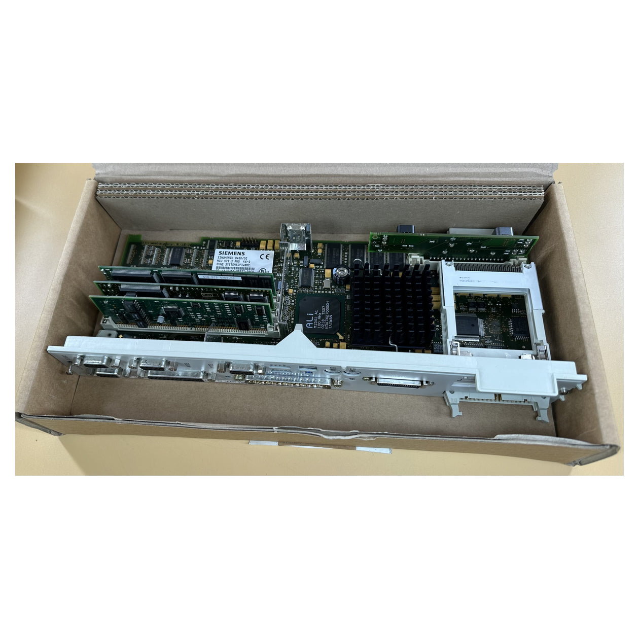 NJ453 Sinumerik 840D Control Unit Siemens 6FC5357-0BB22-0AE0 Vers E