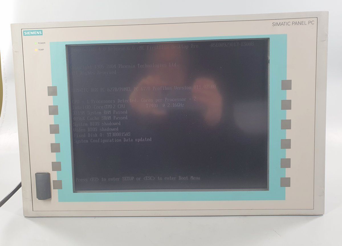 PQ1047 Panel PC 677B Siemens 6AV7462-1AC30-0BK0