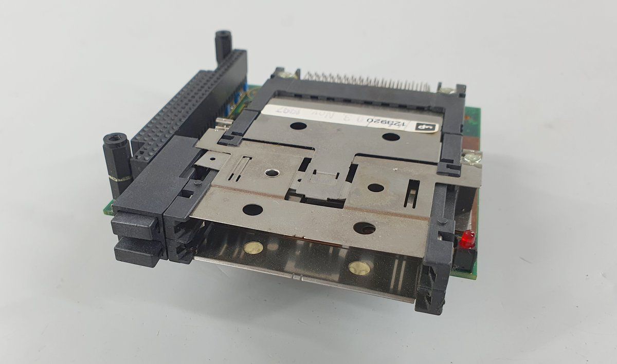 PQ983 Unipo LRIXR7210200 aus UCP