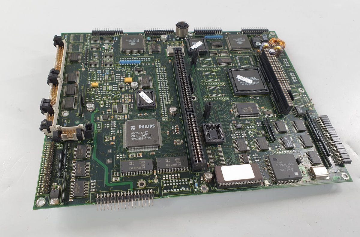 PQ985 Unipo LRGXR101SMD2 LRGXR1010201 aus UCP