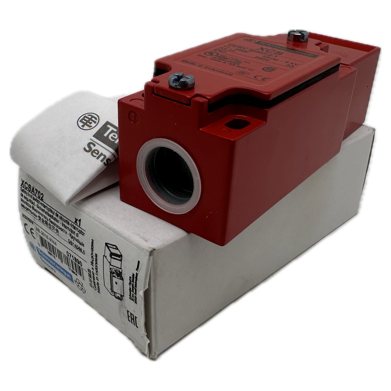 AJ294 Safety limit switch Telemechanique XCSA702 Geöffnet