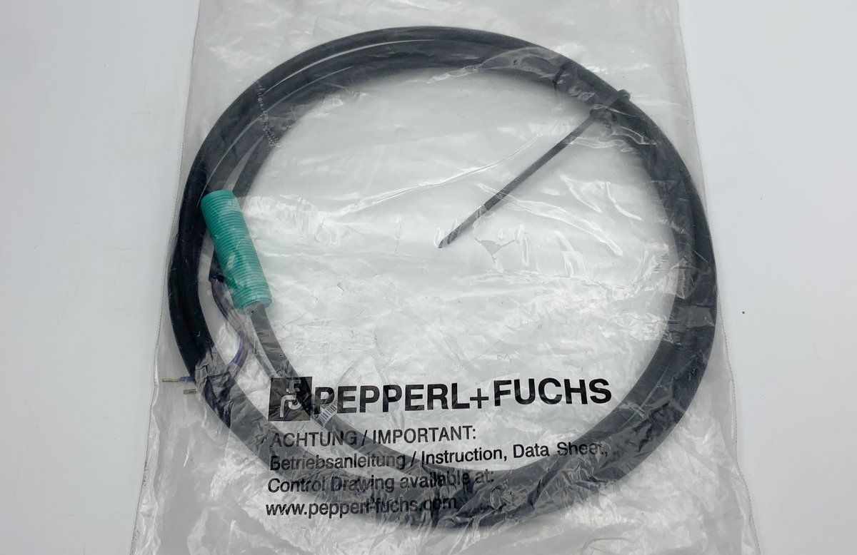 LK1116 Induktiver Sensor Pepperl Fuchs NJ2-12GK40-E2 86380 ohne Zubehör