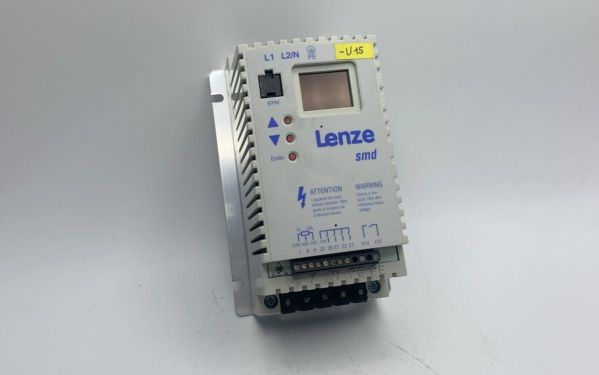 LK1384 Frequenzumrichter Lenze E82EB251X2B 0,25KW