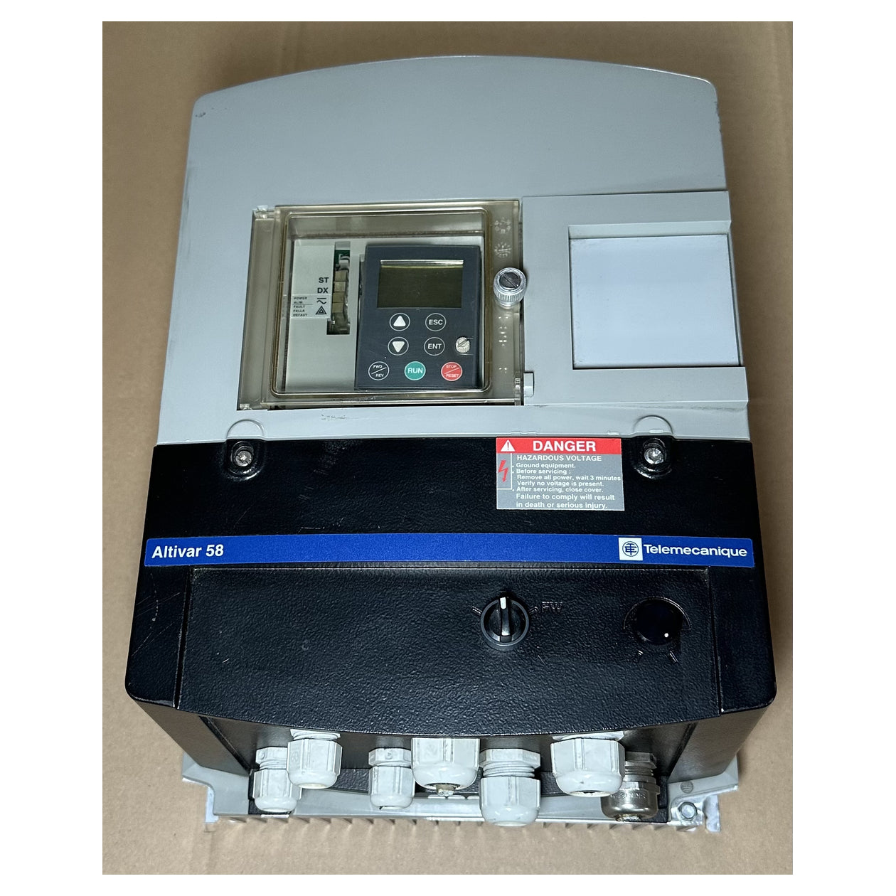 .LK4734 Frequenzumrichter Telemecanique ATV58EU29N4 1,5KW 0,1-500Hz