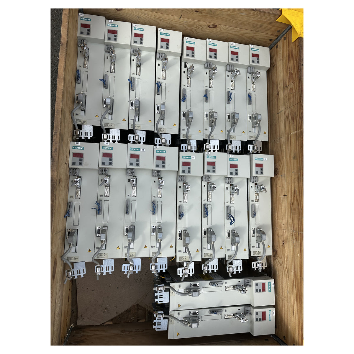LK5332 Posten 18 Stück Frequenzumrichter Simovert Siemens 6SE7018-0EP50 3KW