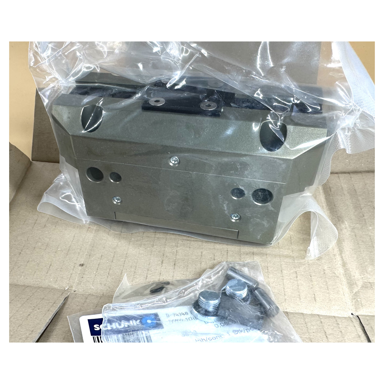 NJ439 2 Finger Parallelgreifer Schunk PGN 125/2 0370153 Hub 6mm 3000Nm ovp_4