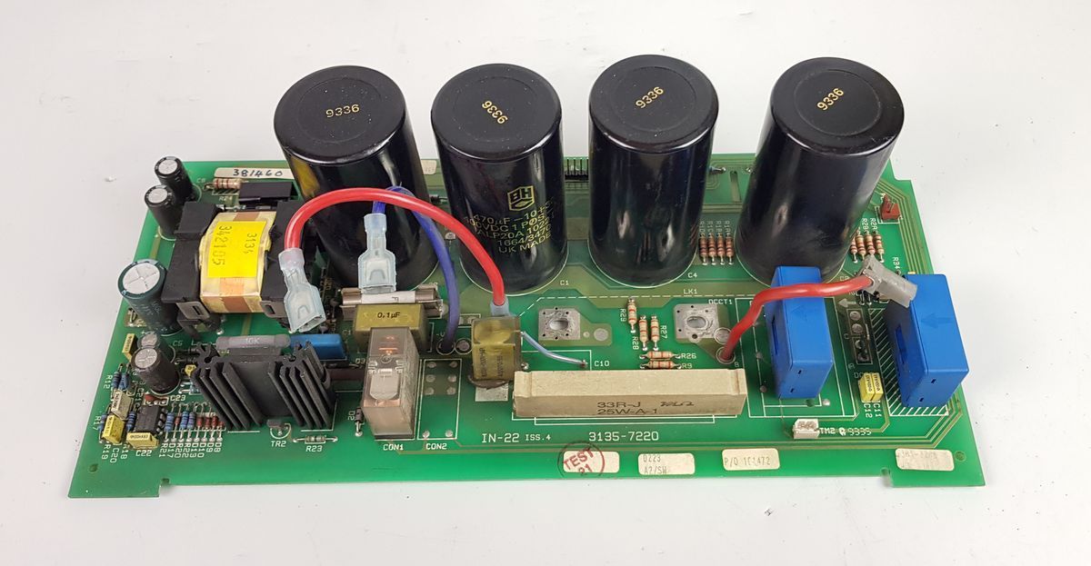 PP8558 Control Techniques 3135-7220 IN-32 ISS.4 aus Flux Vector V400