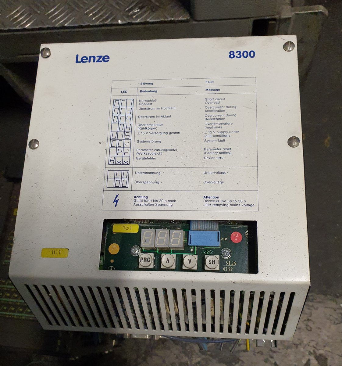 PQ2083 Frequenzumrichter Lenze 8304_A.1L.23 8300 0-240Hz 338118