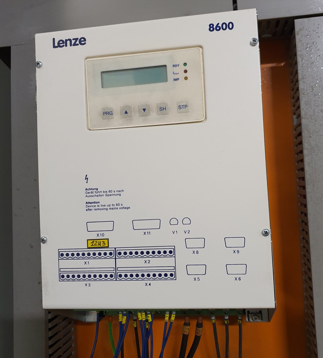 PQ2120 Frequenzumrichter Lenze 8604_E 33.8604 E.5C.60 0-480Hz