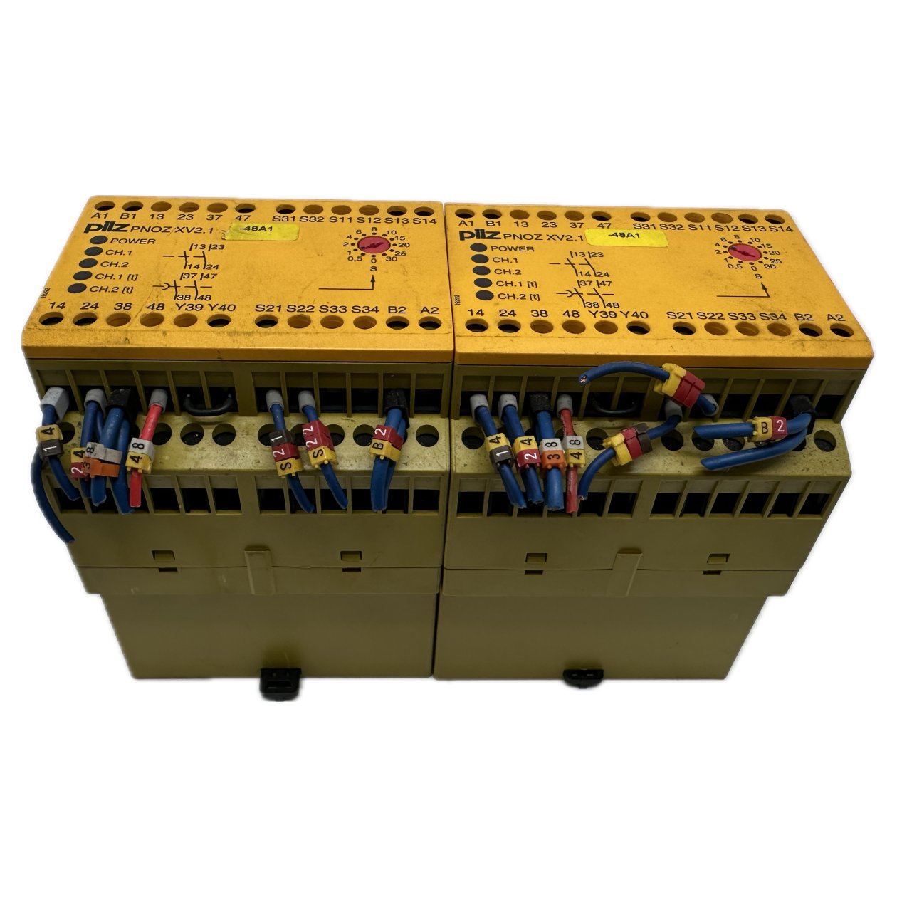 PQ4700 Posten 2 Stück Sicherheitsrelais Pilz PNOZ XV2.1 774516