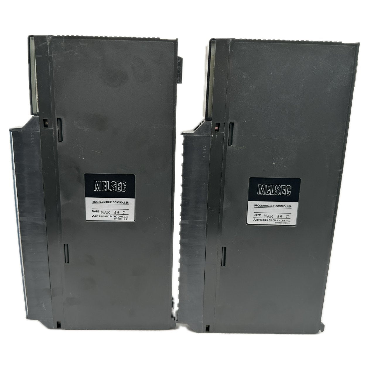 Posten 2 Stück Output Module Mitsubishi AY81EP_3